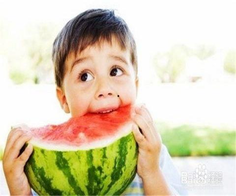 夏日萌娃吃瓜头像,萌态十足!